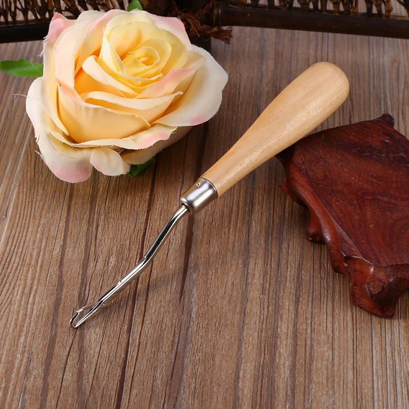 Bent Latch Hook Crochet Needle Latch Hook with Wooden Handle