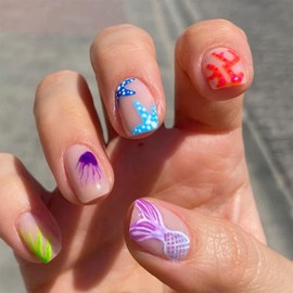 Vopintpy Summer Ocean Design Press on Nails Short Square Fake Nails Starfish Fish Tail Coral Acrylic Glue on Nails Glossy Reusable Stick on Nails for Women DIY Manicure Decoration