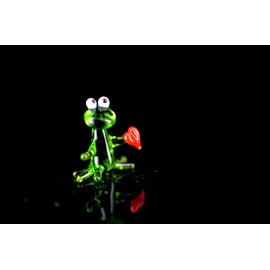 Green Frog Mini with Heart - Glass Figurine Green - Glass Figurine Decorative Display Case