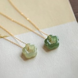 Women's Gold Plated Green Jade Crystal Stone Pendant Necklace, Dainty Star Flower Donut Choker for Teen Girls Gifts Jewelry (Green, One size)