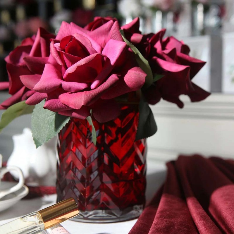 Cote Noire-Red Herringbone Flower with Red Roses
