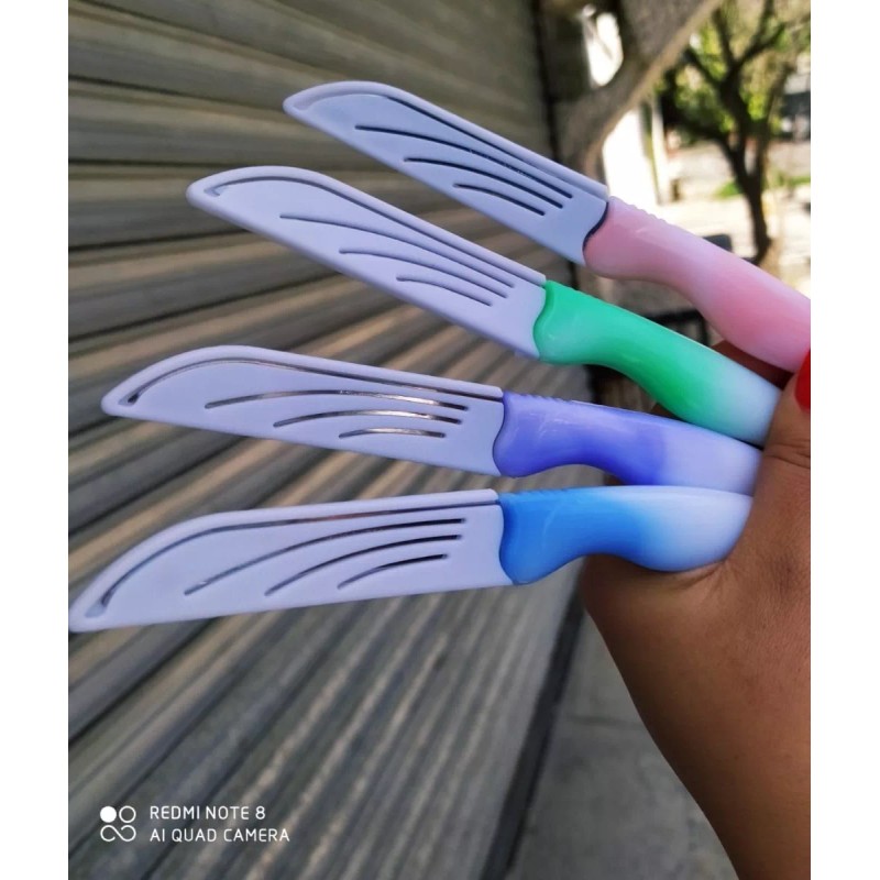 KH Set De 4 Cuchillos De Colores Con Protector Plástico