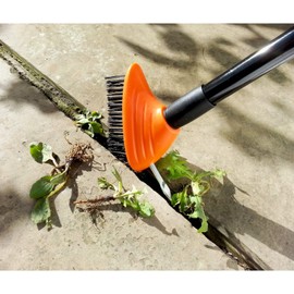 3 in 1 Patio Cleaning & Weeding Brush - Telescopic Outdoor Garden Twin Head Cleaning Tool with Steel Bristle Brush Head & Paving Brush/Spike - Remove Dirt Moss & Weeds from Decking, Driveway & Paving