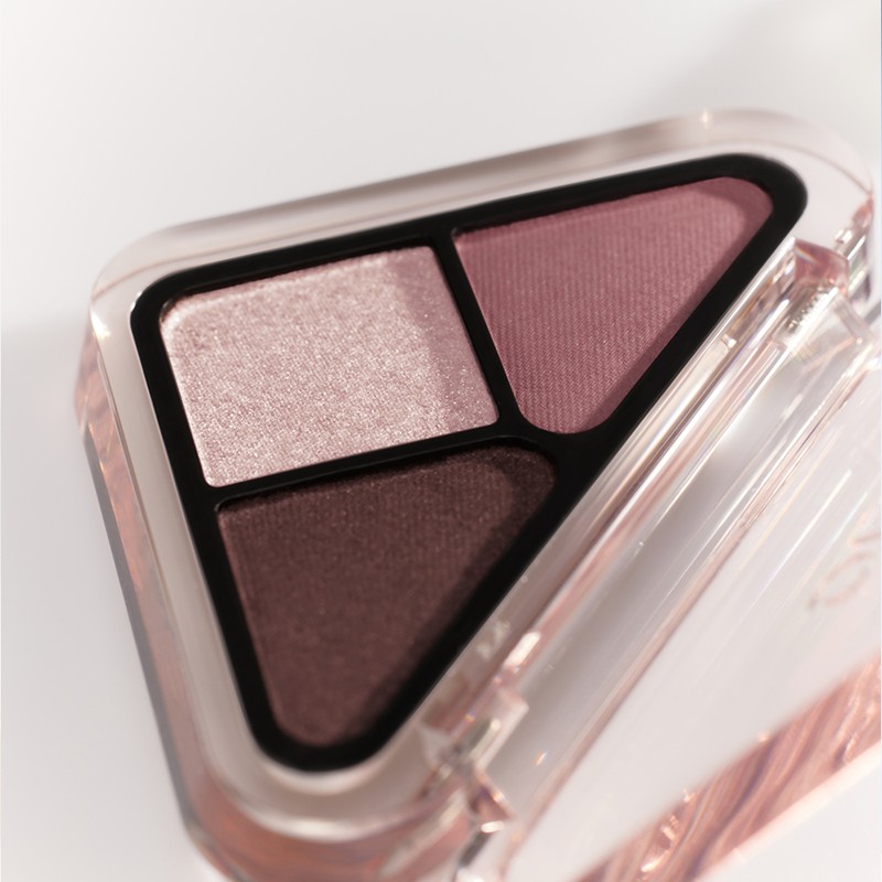 CLIO Essential Shadow Tap - 01 Portable Beige