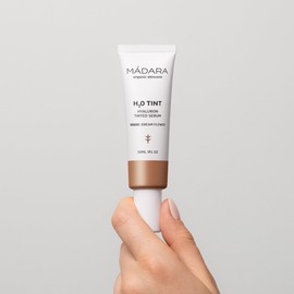 MÁDARA H2O Tint Hyaluronic Tinted Serum, #5 Dream Flower 30ml – Natural Glow & Hydration, with Skin-Identical Pigments & Mineral Particles for Dewy Complexion – Lightweight, Breathable Coverage