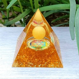 ycyingcheng Crystal Positive Energy Generator Orgonite Pyramid Protection, Citrine Energy Protection Chakra Healing Crystals Pyramid for Positive Energy Reiki Supplies, Wealth Blessing Home Ornaments
