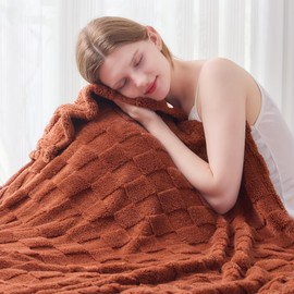 NEWCOSPLAY Super Soft Throw Blanket Coffee Premium Silky Flannel Fleece 3D Checkered Lightweight Bed Blanket All Season Use (Coffee Checkered, Throw(50"x70"))