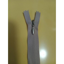 TYT Lot/25 TYT Brand 7 Inch Invisible Zippers With Modern Silver Color Pull-NOS