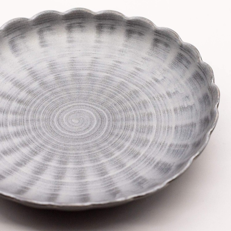 24to3 477383 Nishitomi Pottery Hasami Ware Chrysanthemum Shape, Small Plate,