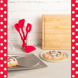 Betty Crocker 5-Piece Baking/Cooking Utensil Set: Essential for Every Home. Spoon, Spatula, Turner, Scraper. Machinewash safe, stain and odor-free silicone