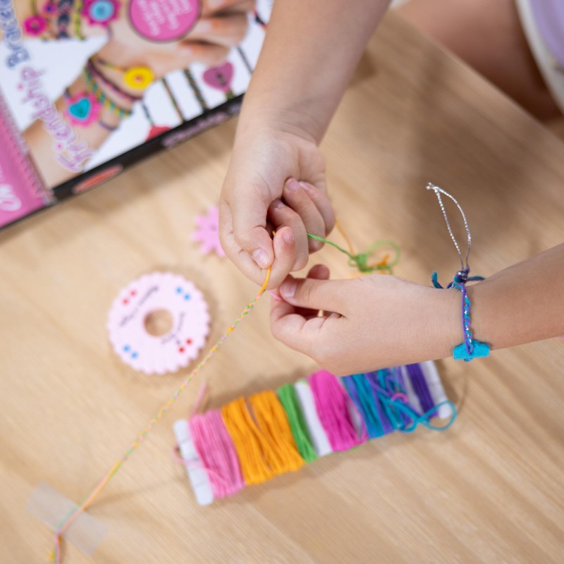 Melissa & Doug On the Go Friendship Bracelet Craft Set