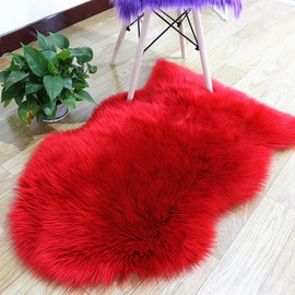 CHUYIX Plush Fluffy Rugs, Artificial Plush Rug, Artificial Wool, Soft Rug, Non-Slip Faux Fur Mat, Round Lambskin Fur Rug for Bedroom, Living Room, Red, 60 x 90 cm
