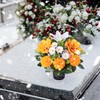 Artificial Cemetery Flowers in Pots, Artificial Chrysanthemums Lily Daisy with