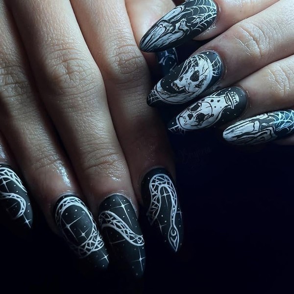 Halloween Press on Nails Almond Short Fake Nails Matte Black