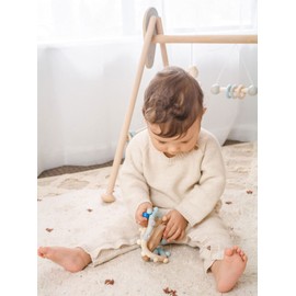 Hess Holzspielzeug 11133 Wooden Motor Skills Rattle, in the Shape of an Eight, with Movable Parts, for Babies from 6 Months, Handmade, Pure Nature, for Gripping Exercises and Happy Rattle Fun