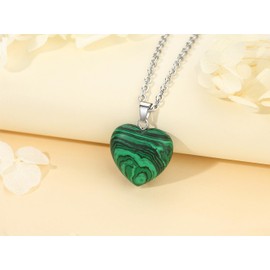 XIANNVXI Heart Necklaces for Women Malachite Necklace Crystal Heart Pendant Necklaces Natural Healing Gemstone Pendant with Silver Chain Reiki Jewellery Necklace Gifts