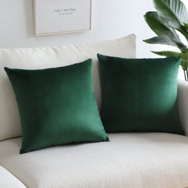 Sungeek Pack of 2 Velvet Cushion Covers Soft Decorative Pillow Covers with Invisible Zipper Luxury Throw Pillow Cases for Home Decor Sofa Bedroom Living Room 45x45cm Dark Green