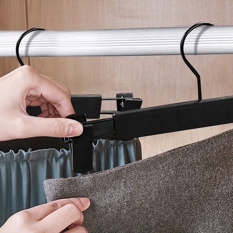 30 Pack Skirt Hangers，Pants Hangers with Clips，360 ° Swivel Hooks