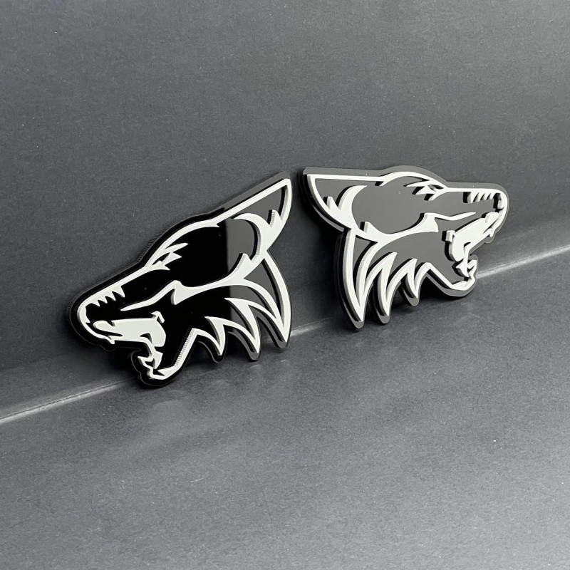Emblem Badge 2PCS COYOTE Emblem Badges Fender Angry Aggressive Racing