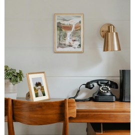 ECLSDL 5x7 Picture Frame Horizontal Vertical Display Photos 4x6 with Mat or 5x7 without Mat Made of Solid Natural Oak Wood with Real Glass Table Desktop Standing Wall Mounting Gallery Frames