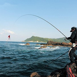 9.2cm/6g Fishing Lure for Beginner Starter, 3D Eyes Reflective Bionic Bait, Lifelike Soft Rubber Paddle Barbed Hooks Simulated Bass Trout Lure Bait for Freshwater Saltwater Attractants (Silver)