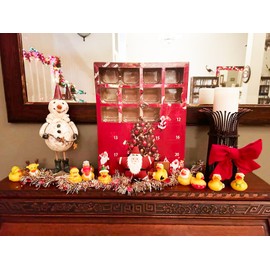 ABMISKAT Christmas Advent Calendar 2024, Rubber Ducks Christmas Countdown, 24 Days of Fun Xmas Countdown Bath Gift for Bath Time Ducks Blind Box Holiday Party Favors