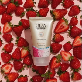 Olay Scrubben Pores Perfecting Exfoliating Cleanser Berry Burst - 150ml