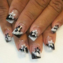 24Pcs French Tip Press on Nails Short Square Black White Flower Acrylic Fake Nails with Silver Glitter Designs Cute Floral Nail Glue on Nails Artificial Nail Tips Full Cover False Nails for Women