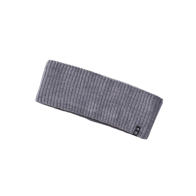 Enter the Complex Headband made of extra fine merino wool
