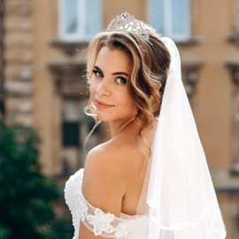 KICOSY Bride Bachelorette Accessories Set: Rhinestone Tiara Crown, Veil & Sash for Weddings, Bachelorette Party & Bridal Shower