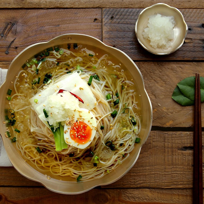 Notdam Bangjja Yugi Flower Salad Bowl / 놋담 방짜유기 꽃