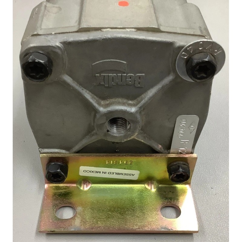 Bendix 102166 T-294304-B Air Brake Relay Valve (R44)