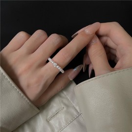 Cybche Vintage Crystal Pearl Ring Small Pearl Knuckle Finger Ring Wedding Stretch Pearls Beaded Rings Tiny Rhinestone CZ 70s 80s Disco Ball Rings Bridal Jewelry for Women