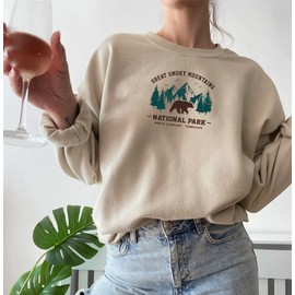 Great Smoky Mountains National Park Sweatshirt - Vintage The Mountain Bear Sweater 5XL Forest Green