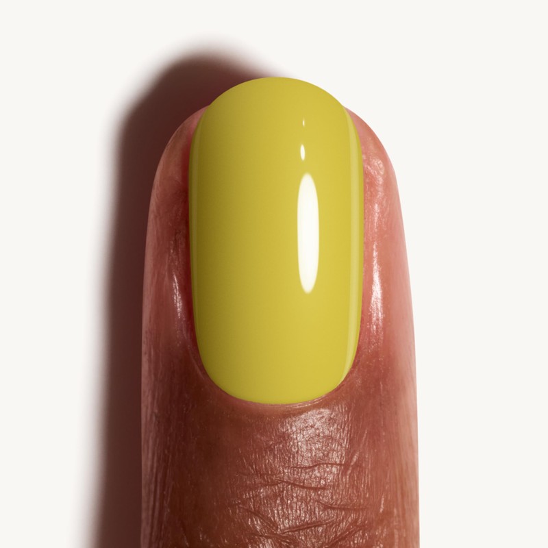 essie Nail Polish with Opaque and Shiny Finish for Colour-Intense