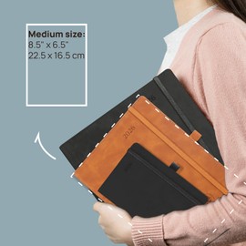 POPRUN Terminplaner A5 Wochenansicht 2026 PU Leder Softcover Terminkalender 22 x 16,5 cm - 26 Wochenplaner & Notizbuch in einem, Innentasche, Monatstab(Schwarz)