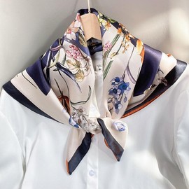 ZhaoCo 100% Natural Mulberry Silk Scarf, 66 x 66 cm / 26 x 26 Inch Silk Scarf, Graphic Print, Small, Soft, Square Silk Scarf for Women, Ss70-066