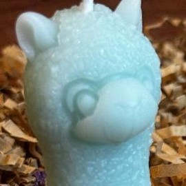 Alpaca/Llama Candle - Cute Animal Candle for Home Decor and Baby Shower Gift-Fluffy Room Scent Vanilla soy wax gift Freshener Decoration Aroma Scented - Colour: Blue