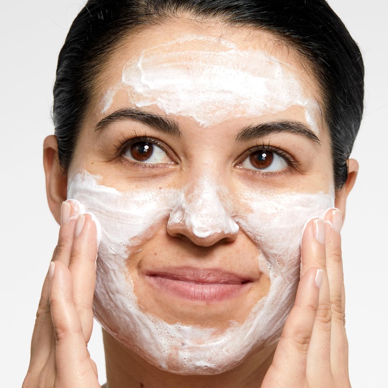 Clinique All About Clean Rinse-Off Foaming Face Wash With Hyaluronic