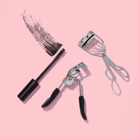 e.l.f. e.l.f. Pro Eyelash Curler Strong, Contoured, Lifting Creates Long Lasting, Eye-Opening, Voluminous Lashes Includes Additional Rubber Replacement Pad Gunmetal,84067