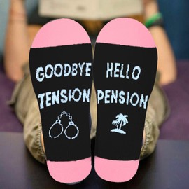 Funny Retirement Socks – Novelty Unisex Gift for Retire, Humorous Presents for Men and Women, Happy Retired Gift Ideas (CA/US, Alpha, One Size, Regular, Regular, Black-pink)