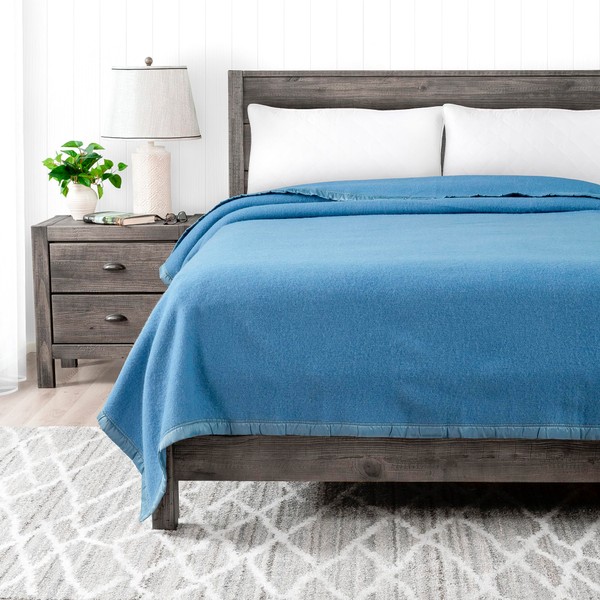 Poyet Motte Rivoli Solid 400GSM 100% Virgin Wool Blanket, Medium/Heavy