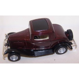 Kinsmart 1/34 Scale Diecast 1932 Ford 3-window Coupe in Color Maroon