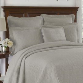 HISTORIC CHARLESTON King Charles Modern Farmhouse Floral Matelasse Bed Spread, King/CalKing, Grey