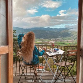 Garden 4 you 25In Portable Folding TV Tray Table on Bed & Sofa,TV Dinner Tray with Sturdy MDF,Portable Table with No Assembly Required （Walnut,1PC）