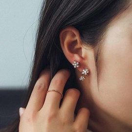 Yheakne Vintage Crystal Flower Ear Climber Earrings Rhinestone Flower Crawler Earrings Sparkly Cz Flower Stud Earrings Gold Thin Hoop Earrings Jewelry for Women