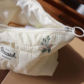 Precatch Makeup Pouch, Makeup Pouch for Women, Cosmetics Storage, Large Capacity, Small Storage Pouch, Storage Pouch, Makeup Pouch, Washroom Pouch, Fashionable Floral Pattern, Embroidery, Sanitary