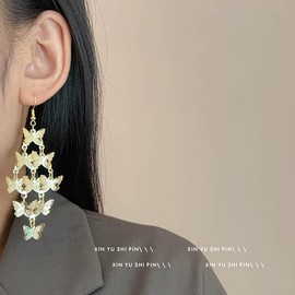IRCOMULTI Boho Layered Butterfly Dangle Earring Gold Butterfly Long Drop Earring Vintage Butterflies Tassel Earrings Layered Butterflies Chandelier Cluster Earrings Jewelry for Women