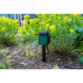 UNITEC WiFi Outdoor Socket, IP44 Splashproof, Compatible with Any Router, Voice Command Control with Alexa and Hey Google, 3680 W, 16 A, Includes Ground Spike