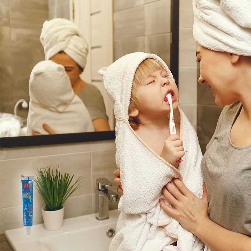 Toothpaste for Small Children Strawberry Fluorine + Calcium Warns Caries